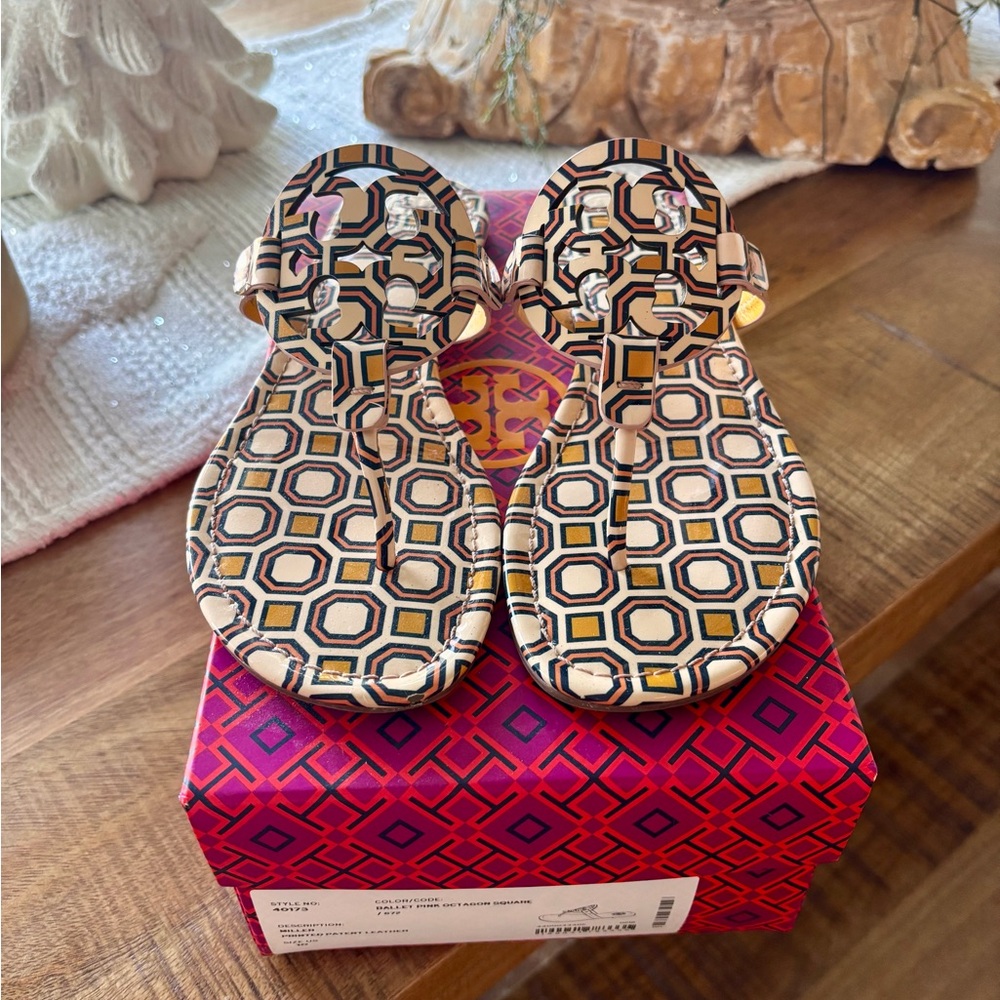 Stylish Geometric Patterned Sandals